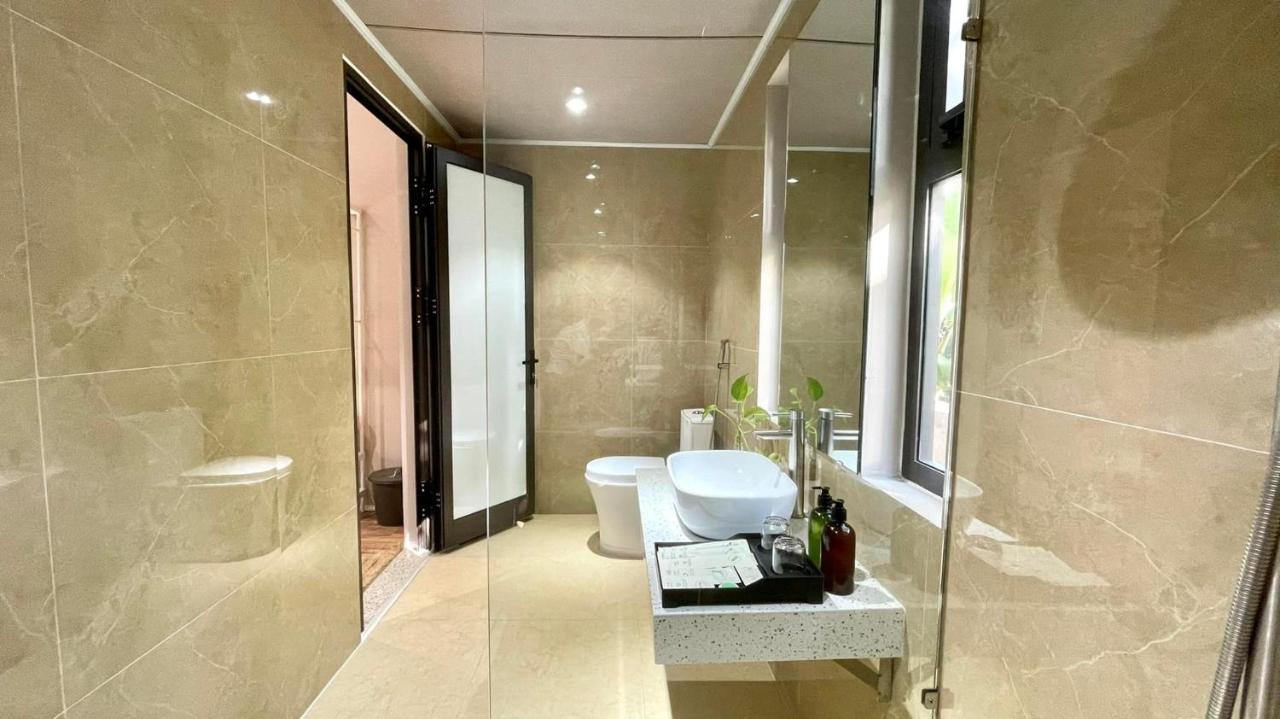 Phoenix Minh Chau Hotel 꽝닌 외부 사진